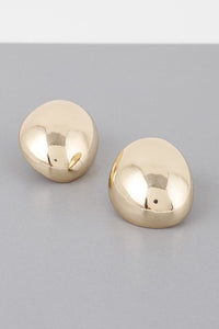 Shell stud earrings