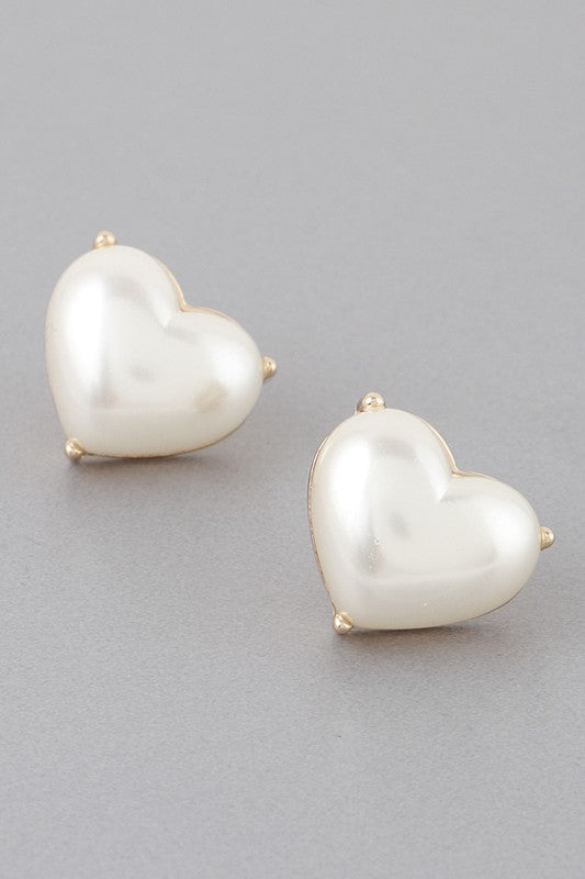 Pearl heart earring