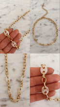 Load image into Gallery viewer, Resin and Chain
